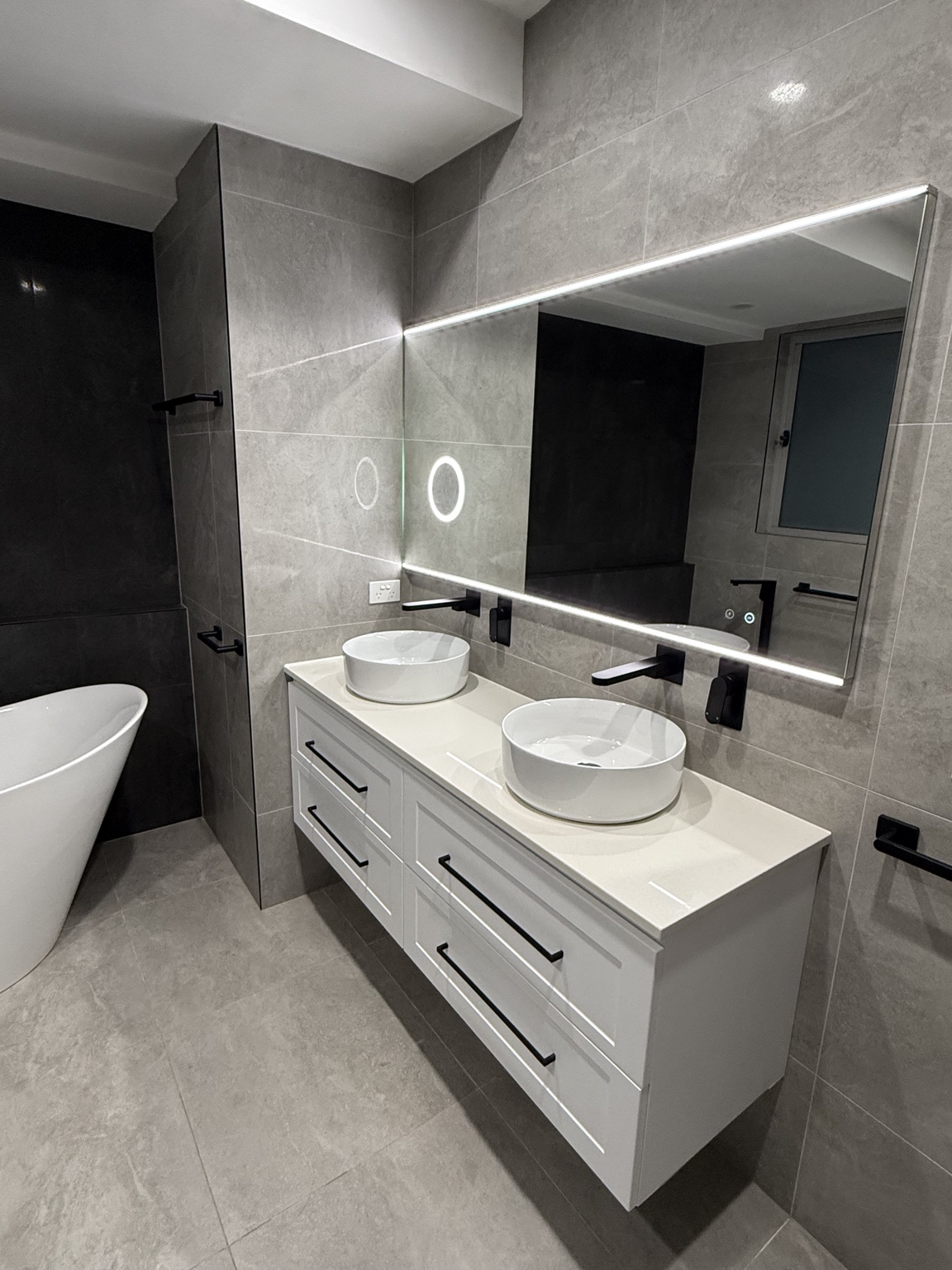 Balgownie Main Bathroom photo