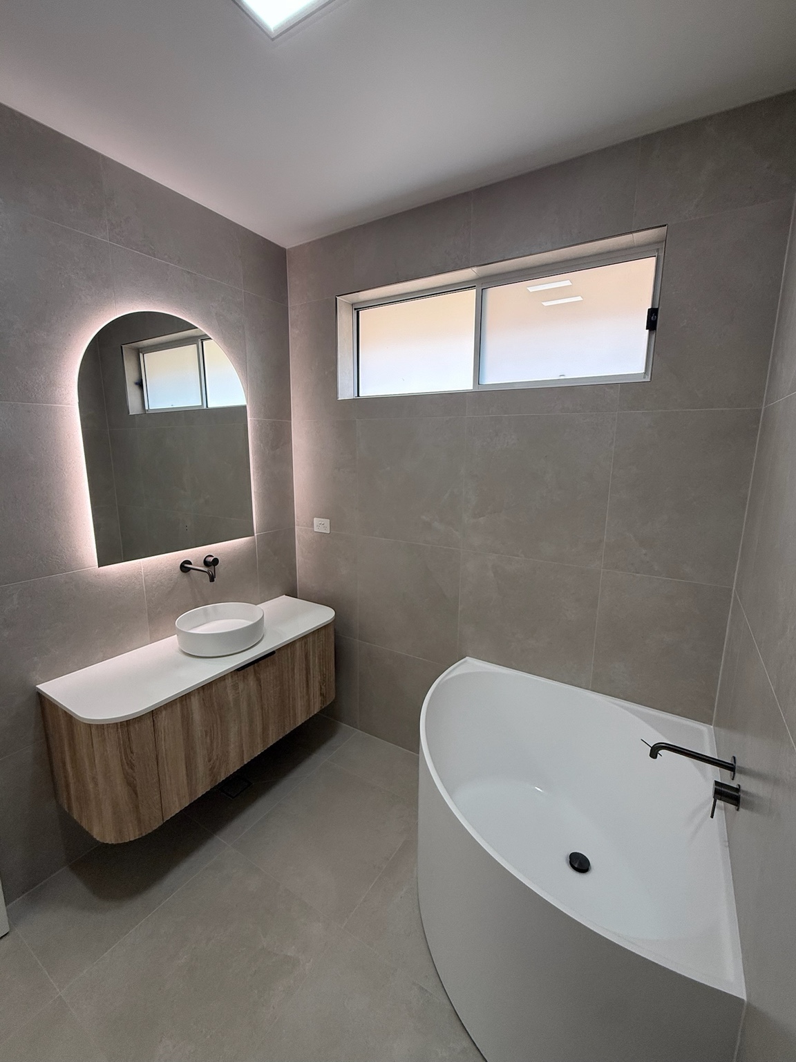 Cordeaux Heights Main Bathroom photo